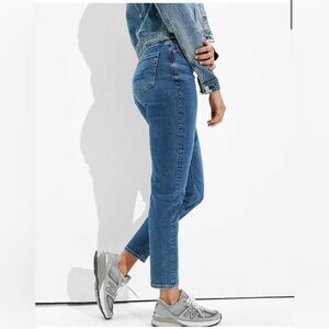 AE Stretch Mom Jeans Women’s size 0